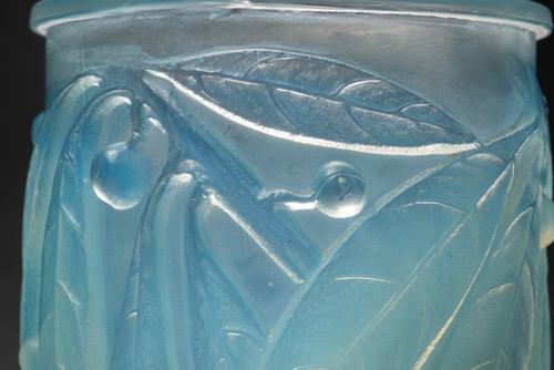 Vase "LAURIERS" (1922) de René Lalique (1860-1945): Une Œuvre Exceptionnelle à Acquérir