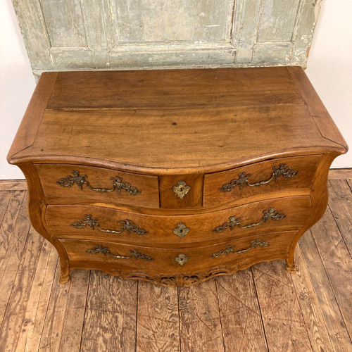 Louis XV Curved Chest Of Drawers In Walnut