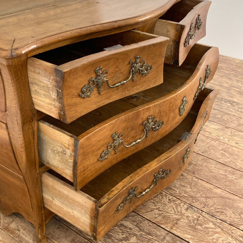 Louis XV Curved Chest Of Drawers In Walnut