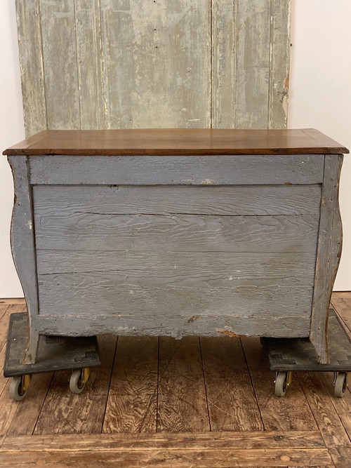 Louis XV Curved Chest Of Drawers In Walnut