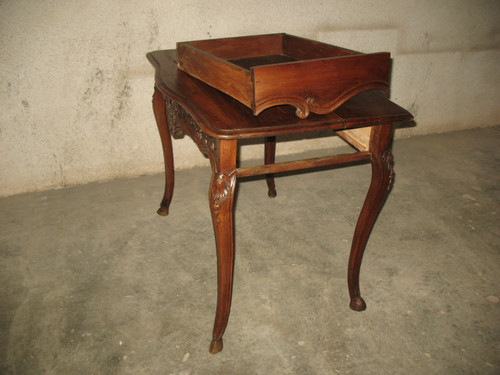 Louis XV period Provençal console in honey-coloured walnut, curved and carved 18th century