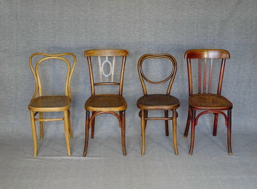 Set of 4 Bistrot chairs Kohn, Thonet, Fischel, Baumann with wooden seats.