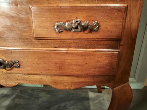 Louis XV sloping desk in natural wood from the 18th century.