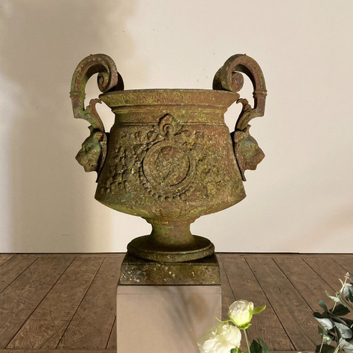 Large 19th century cast iron basin