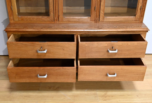 Oak bookcase from 1940