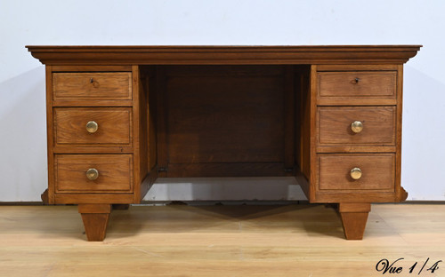 Middle desk in oak from the late 1940s art deco period