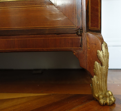 Transition period sideboard in satinwood marquetry - shallow depth - 18th century