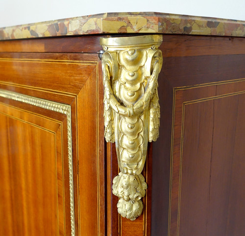 Transition period sideboard in satinwood marquetry - shallow depth - 18th century