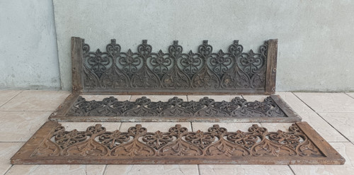 Set of 3 19th century Gothic-style cast-iron balustrades