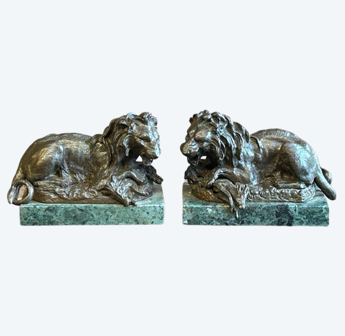 Pair Of Lions In Bronze XIX Period Marble Bases