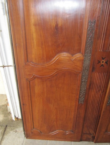 PAIR OF REGIONAL WARDROBE DOORS IN LOUIS XVI PERIOD 