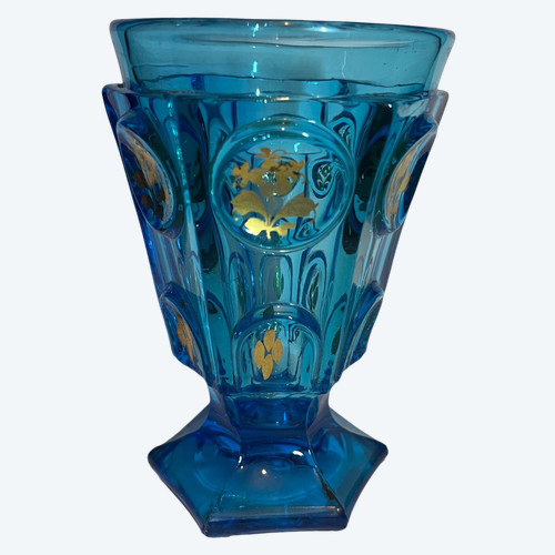 Verre « Charles X » en verre moulé bleu