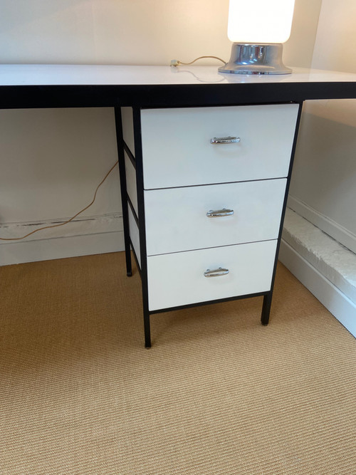 Large white and black desk designed by Georges Nelson and edited by Herman Miller