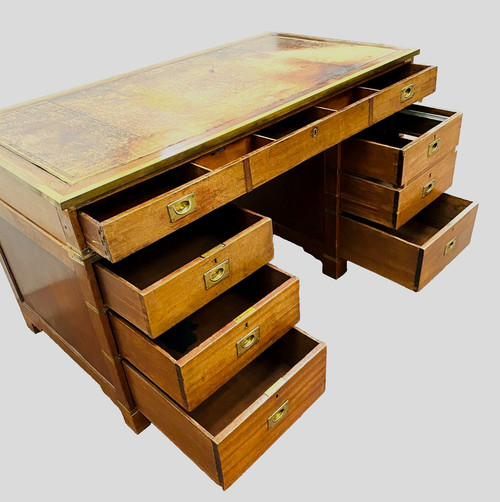 Regency flat desk in mahogany and mahogany veneer