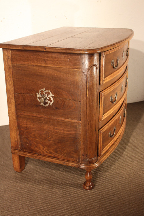 18th century chest of drawers