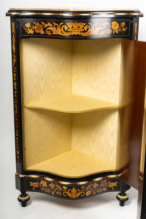 A beautiful pair of corners in wood and marquetry from the end of the 19th century 