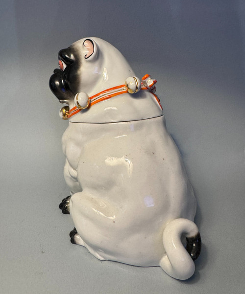 Saxony porcelain pug. Pössneck (Conta & Boehme)