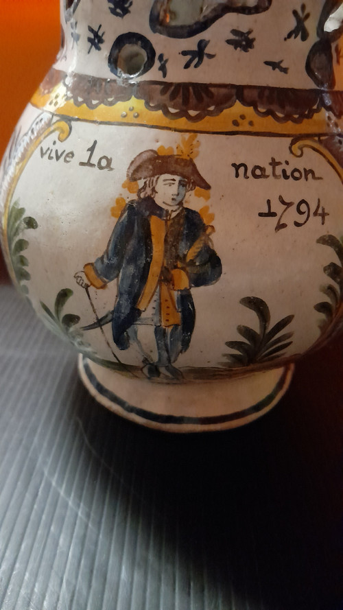 NEVERS Faïence  pichet trompeur "Vive la Nation 1794" en l'état