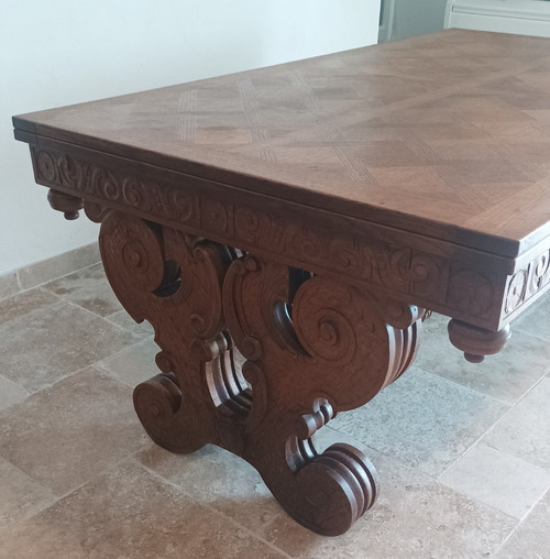 Rocaille table in carved solid oak