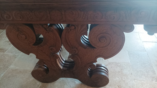 Rocaille table in carved solid oak