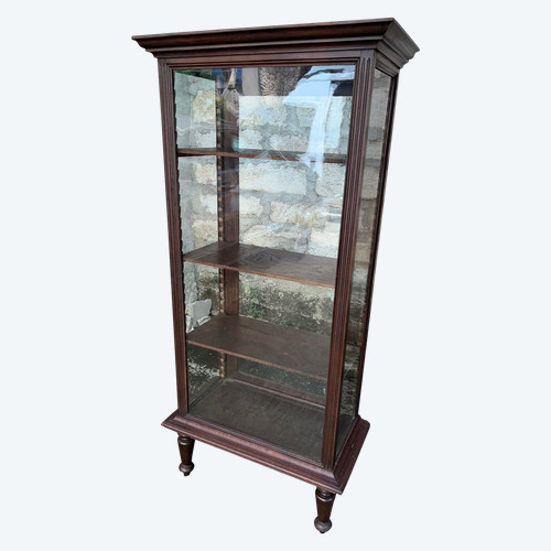 Vitrine en bois teinté brun, circa 1900