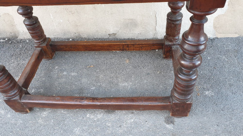 Tuscan walnut table, 17th century