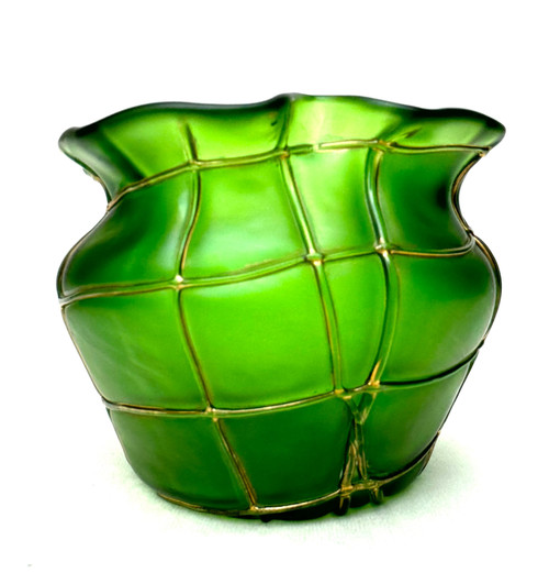 Loetz Ou Kralik - Green vase Crete