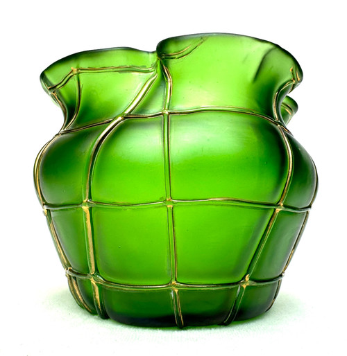 Loetz Ou Kralik - Green vase Crete