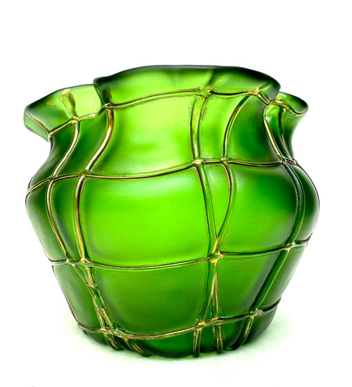 Loetz Ou Kralik - Green vase Crete