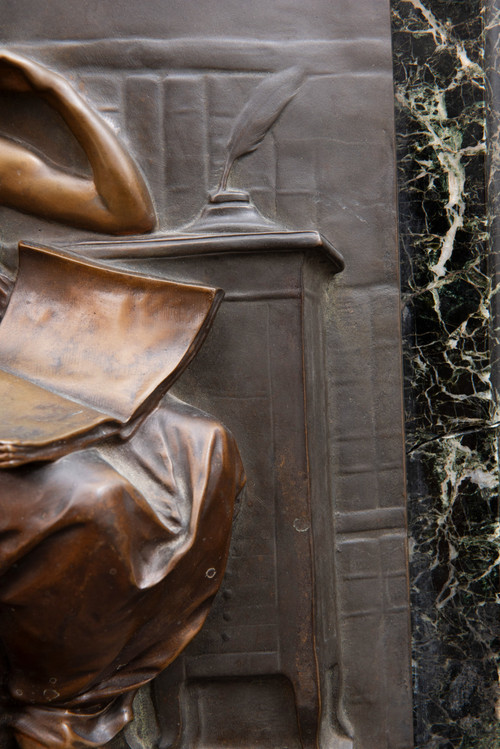 Louis-Ernest Barrias (1841 – 1905) bas relief en bronze "La Liseuse"