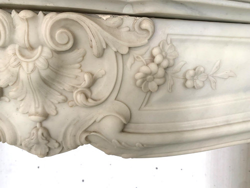 Louis XV style mantel in white Carrara marble XIX century