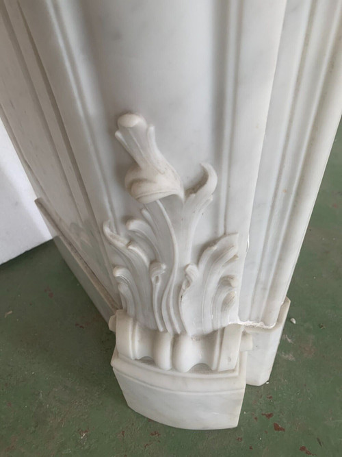 Louis XV style mantel in white Carrara marble XIX century