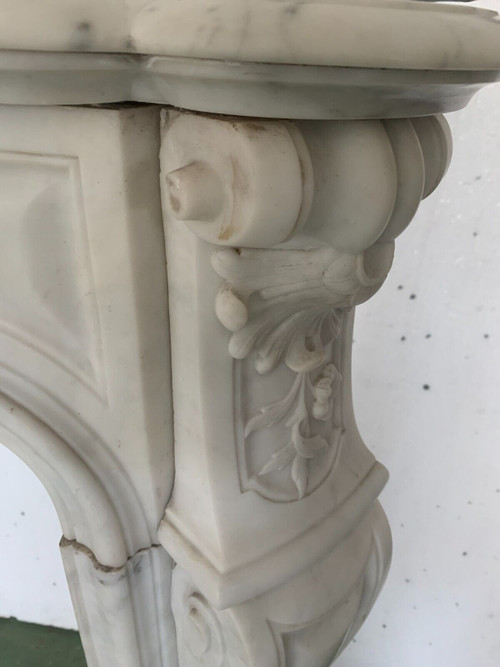 Louis XV style mantel in white Carrara marble XIX century