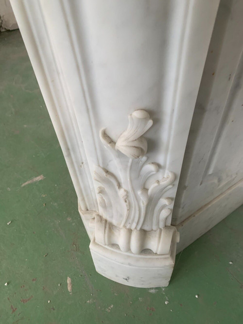 Louis XV style mantel in white Carrara marble XIX century