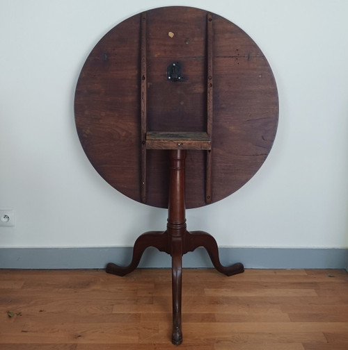 France or UK, late 18th century - tripod mahogany pedestal table - tilting top