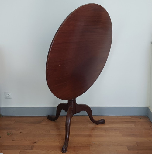 France or UK, late 18th century - tripod mahogany pedestal table - tilting top