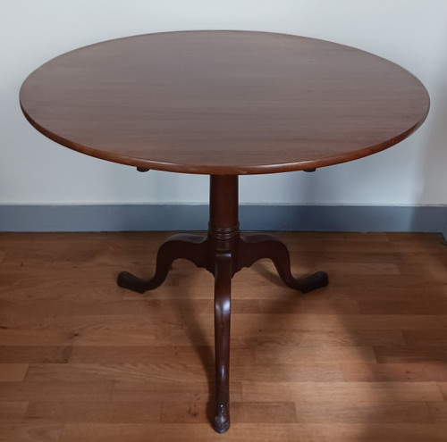 France or UK, late 18th century - tripod mahogany pedestal table - tilting top