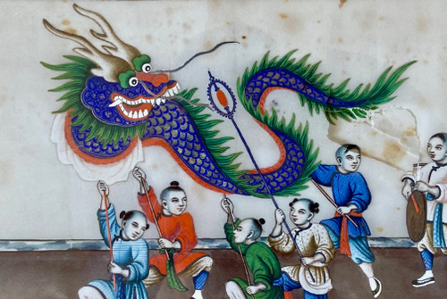 Chine Vers 1900, Gouache Sur Papier De Riz Figurant Des Enfants Défilant Avec Un Dragon.