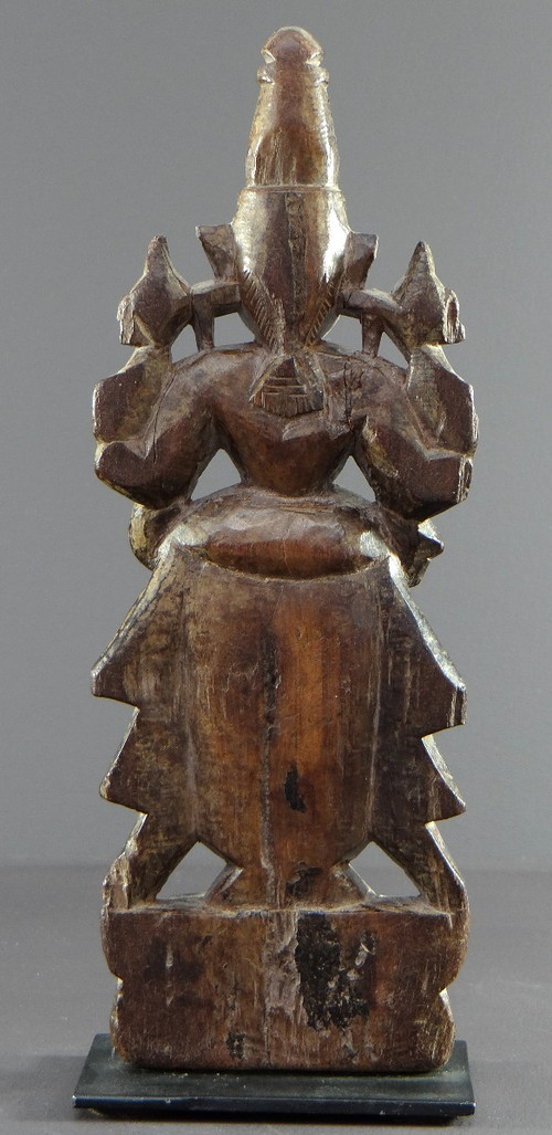 Inde, Ravissante Statuette En Bois Sculpté Représentant Lakshmi, Années 1900-1920.