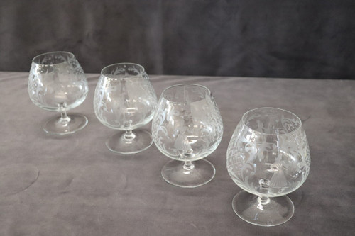 quatre verres vénitiens pour servir le cognac