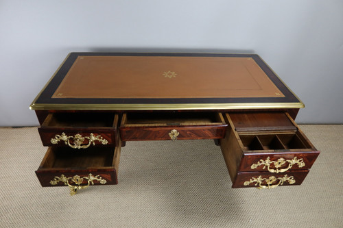 Louis XV-style desk