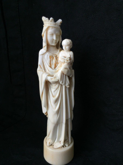 19th century hand-carved Virgin and Child