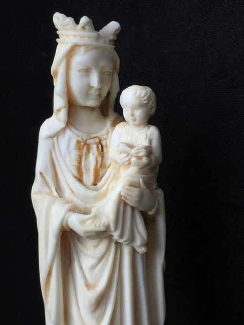 19th century hand-carved Virgin and Child