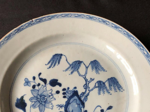 Porcelain plate with blue and white floral decoration, China, 18th century