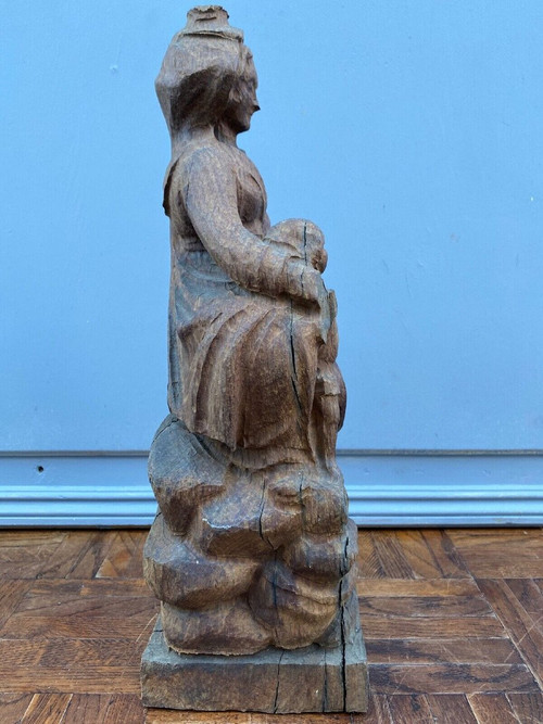 Virgin and Child in carved oak wood, early 20th century, direct cut