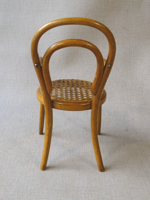 Miniatur-Puppenstuhl aus Bugholz, um 1890 – kein Thonet –