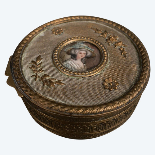 Napoleon III bronze box decorated with a miniature of an 18th-century woman.