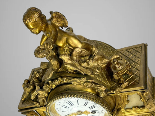 : Orologio In Bronzo Del XIX Secolo In Stile Luigi XVI Decorato Con Angelot E Colombe