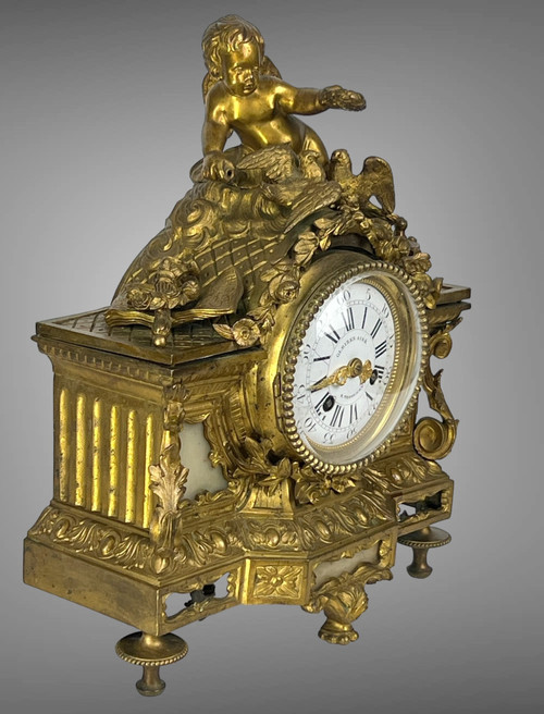 : Orologio In Bronzo Del XIX Secolo In Stile Luigi XVI Decorato Con Angelot E Colombe