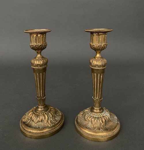 Paire de bougeoirs en bronze dans le goût de Eugène Hazart style Louis XVI